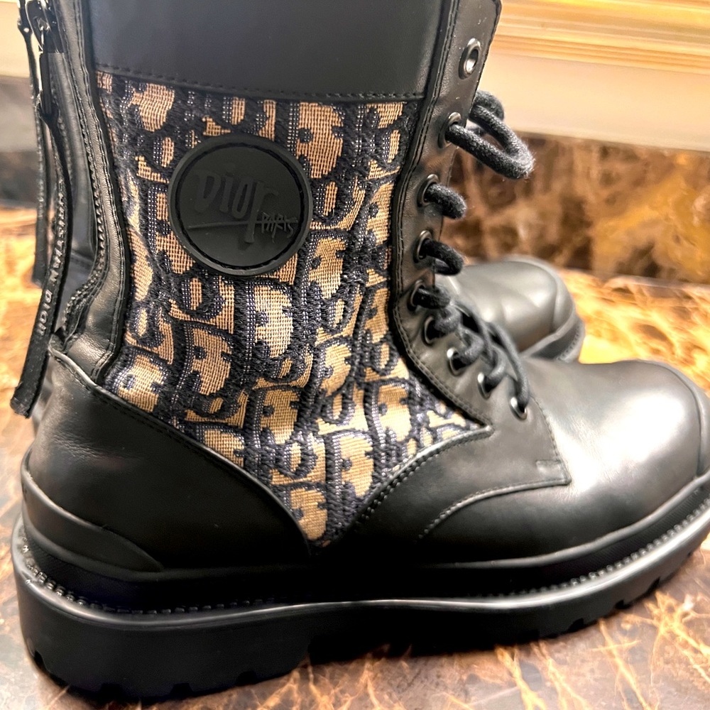 DIOR EXPLORER ANKLE BOOT BEIGE & BLACK MSRP $2100